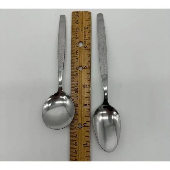 Vintage Spoons World Stainless Steel Taiwan Textured Soup Teaspoon 70s 15 Pieces - Picture 9 of 9